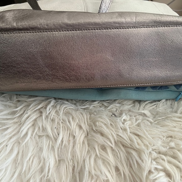 The Sak Large Cream and Gold Tote with Gold Accents EUC - Picture 6 of 6